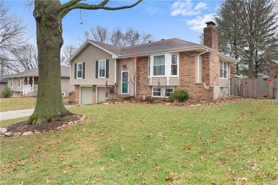 508 NE Stonewall Drive, Blue Springs, MO 64014 - #2