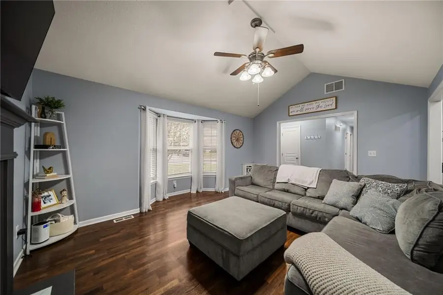 508 S Crews Avenue, Odessa, MO 64076 - #3