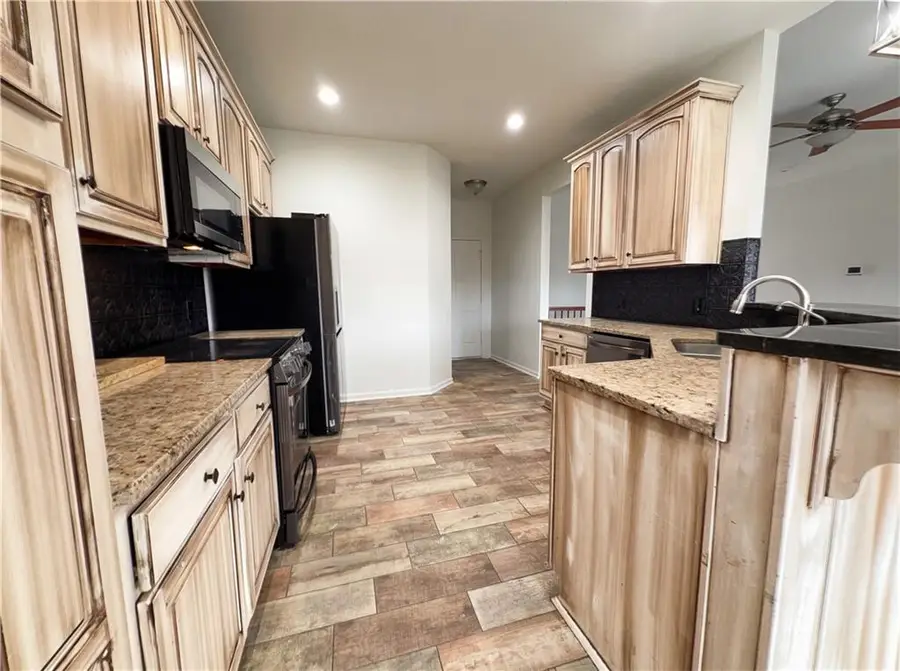 560 E Mockingbird Street, Gardner, KS 66030 - #2