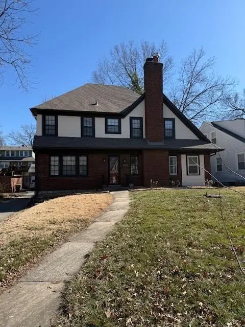 5711 Cherry Street, Kansas City, MO 64110