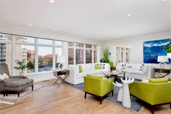 400 W 49th Terrace #2056, Kansas City, MO 64112