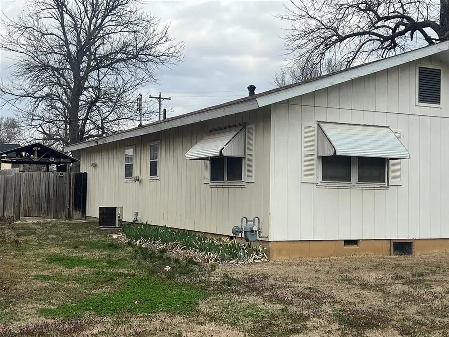 709 N Montgomery Street, Sedan, KS 67361 - #2