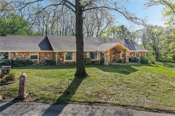 1301 Crestwood Drive, Coffeyville, KS 67337