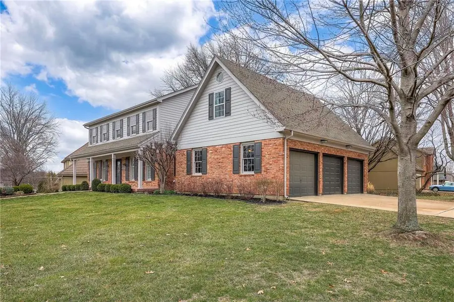 12113 Cherokee Street, Leawood, KS 66209 - #2