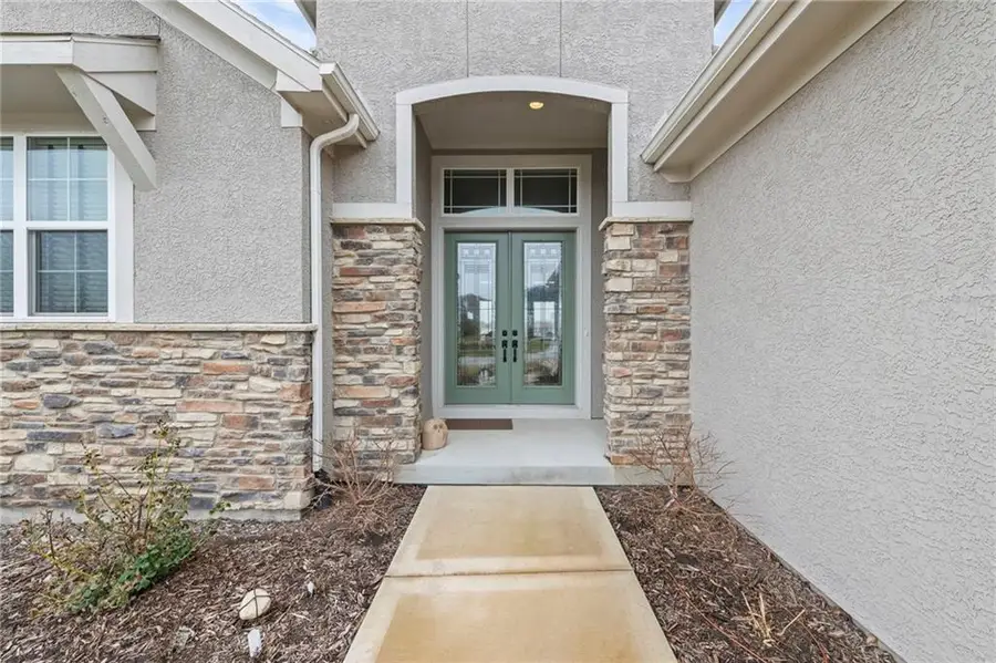 4313 Lakeshore Drive, Basehor, KS 66007 - #3