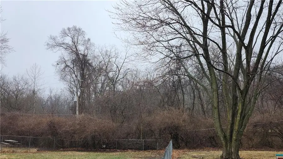 3555 Tudor Drive, Leavenworth, KS 66048 - #3