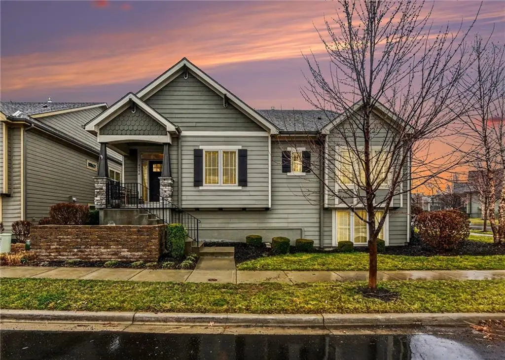 8554 Barstow Street, Lenexa, KS 66219 - #1