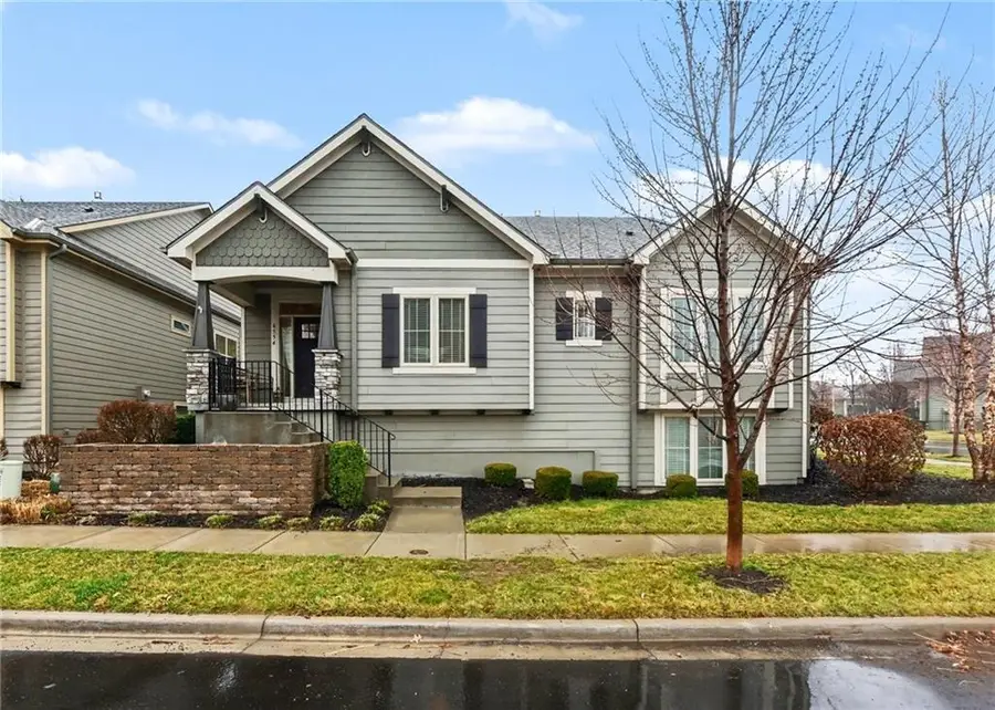 8554 Barstow Street, Lenexa, KS 66219 - #2
