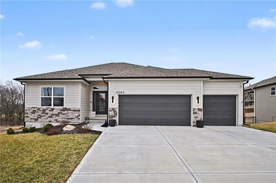 12203 N Virginia Avenue, Kansas City, MO 64165 - #2