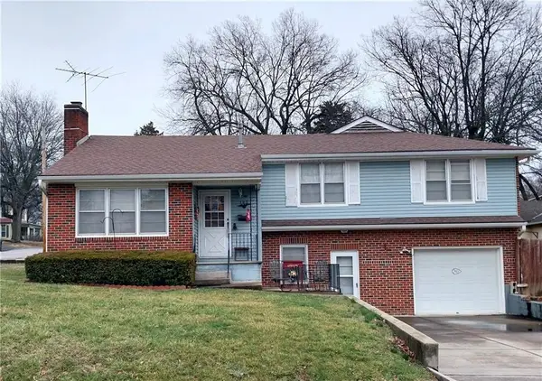 103 N Arnold Avenue, Harrisonville, MO 64701