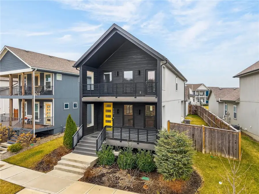 930 S Harmony Avenue, Independence, MO 64056 - #2