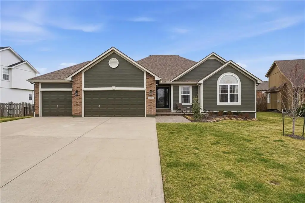 4413 SW Flintrock Drive, Lees Summit, MO 64082 - #1
