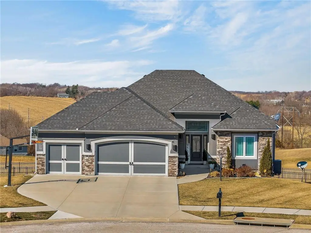 4200 Castlegate Court, Saint Joseph, MO 64505 - #1