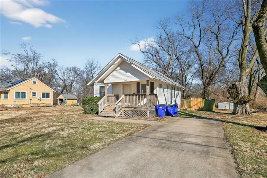 5605 Ditzler Avenue, Raytown, MO 64133 - #3