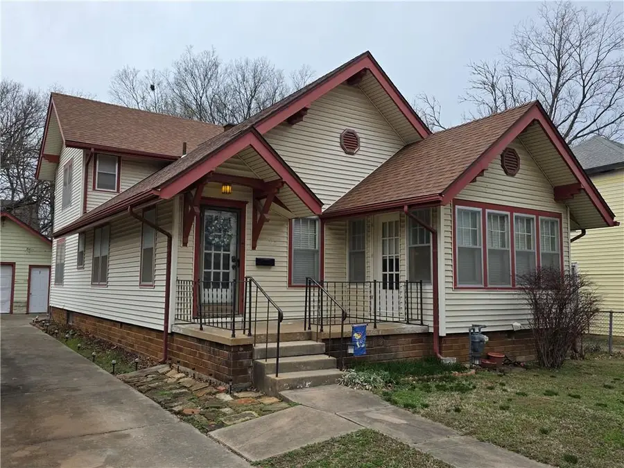 713 N 9th Street, Independence, KS 67301 - #3