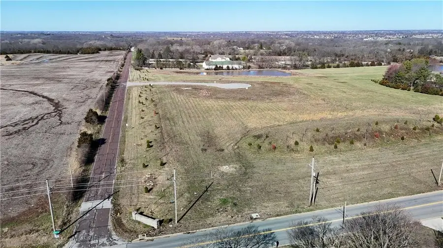 17075 Manor Drive, Stilwell, KS 66085 - #3