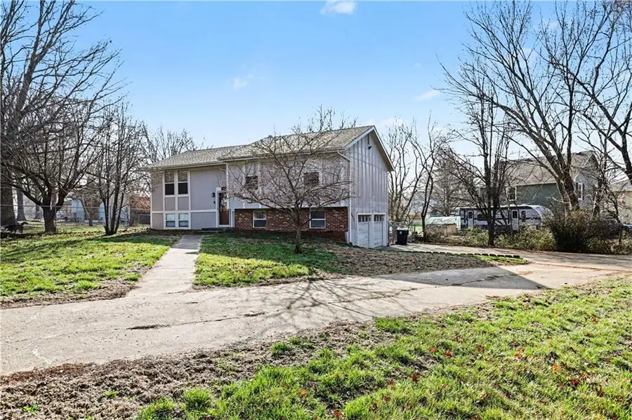 10425 N Baltimore Avenue, Kansas City, MO 64155 - #3