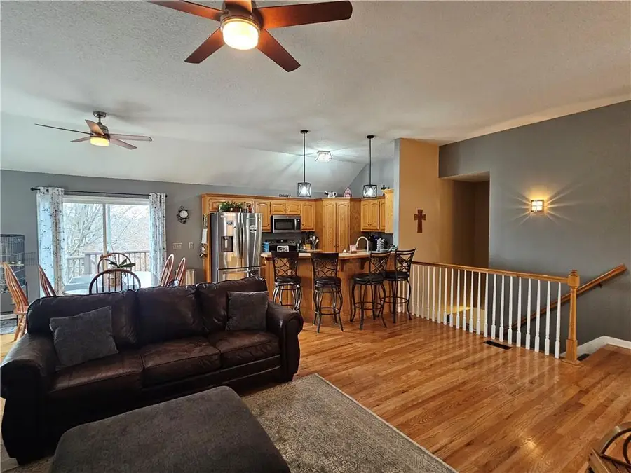 211 Essex Drive, Smithville, MO 64089 - #2