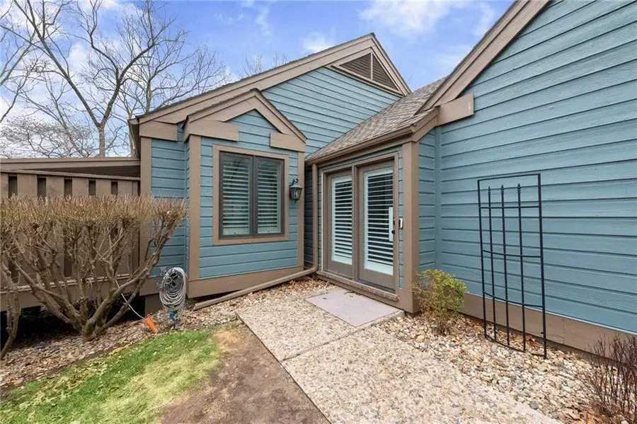 318 Lakeside Drive, Liberty, MO 64068 - #2