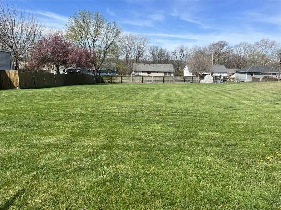 206 Hillcrest Drive, Chillicothe, MO 64601 - #2