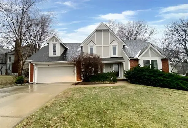 10631 W 109th Street, Overland Park, KS 66210