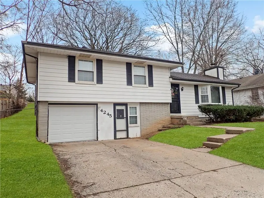 4245 N Lister Avenue, Kansas City, MO 64117 - #2