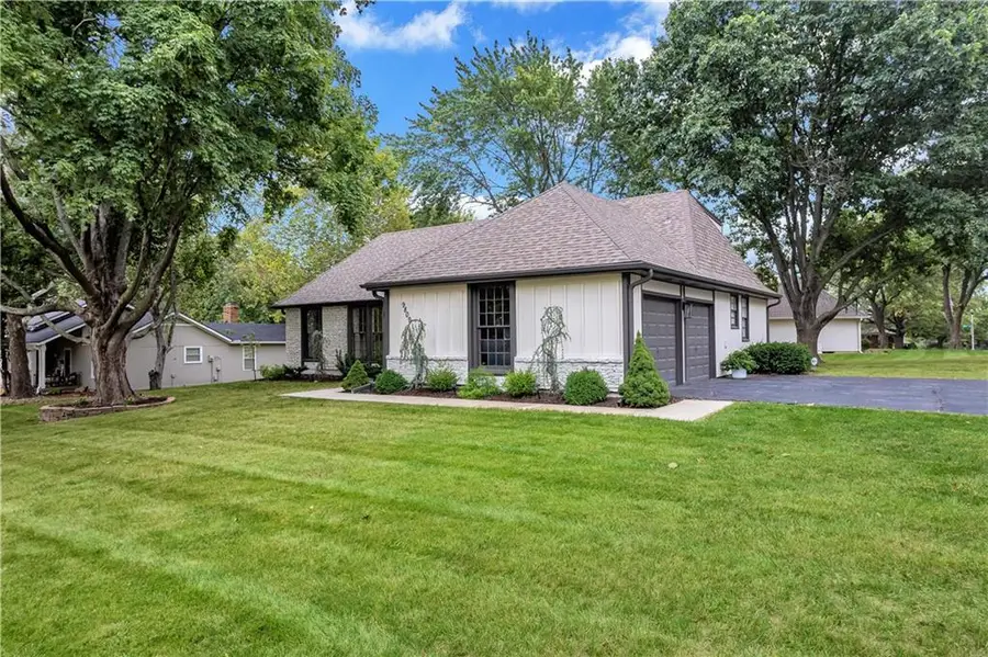 9809 W 103rd Terrace, Overland Park, KS 66212 - #3