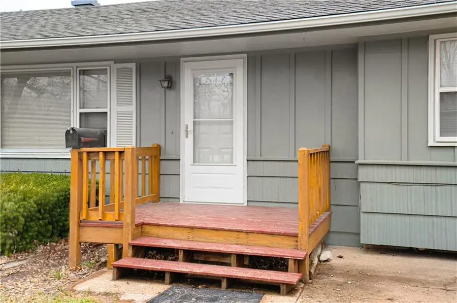 8413 Kentucky Avenue, Raytown, MO 64138 - #3