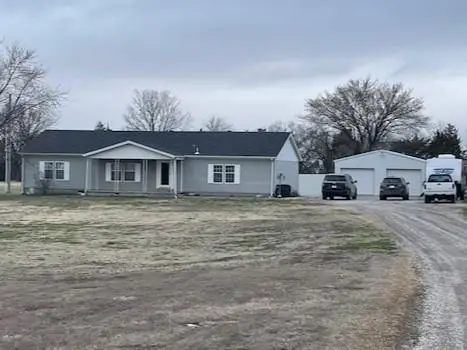 170 W 630th Avenue, Girard, KS 66743