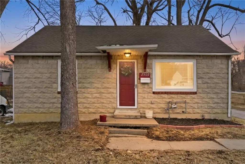 2509 S Sterling Avenue, Independence, MO 64052 - #1
