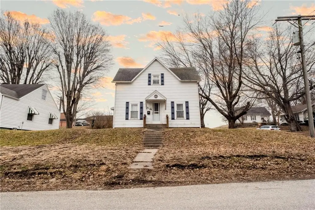 212 W Mill Street, Rock Port, MO 64482 - #1