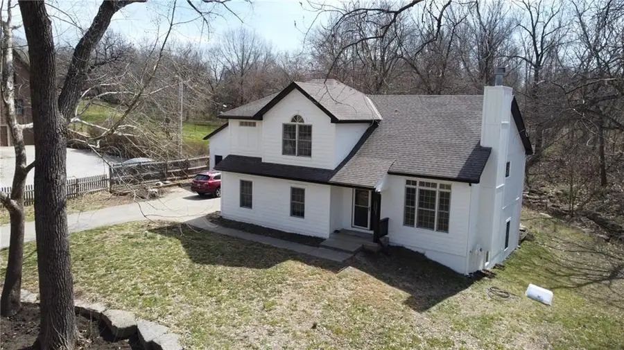 12221 Hubbard Road, Kansas City, KS 66109 - #2