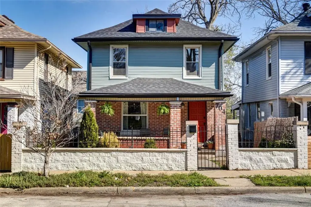 704 E 27th Terrace, Kansas City, MO 64109 - #1
