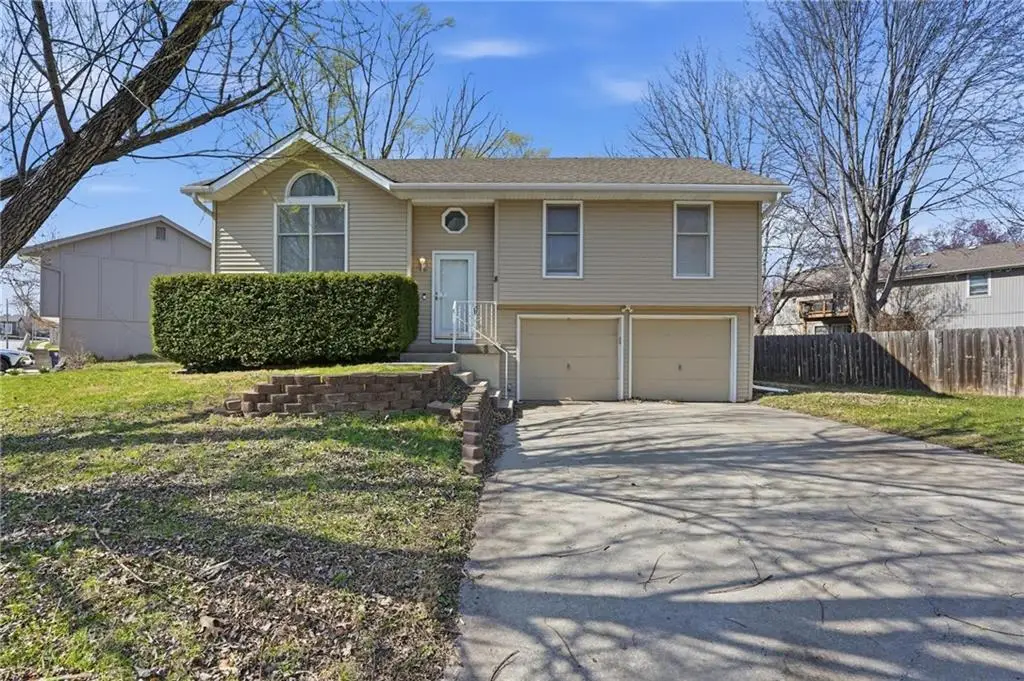 8 NW 102nd Street, Kansas City, MO 64155 - #1