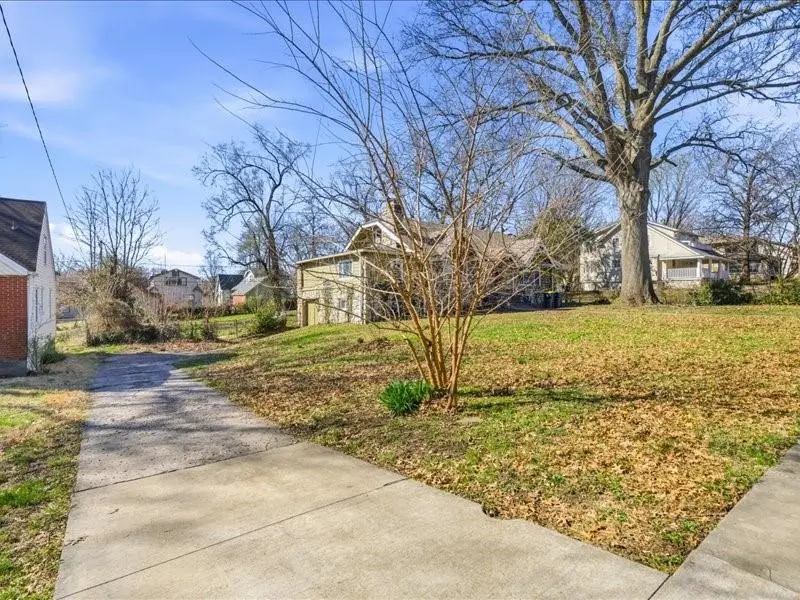 1141 E 75th Terrace, Kansas City, MO 64131 - #2