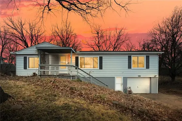 5615 NE Barnes Avenue, Kansas City, MO 64119