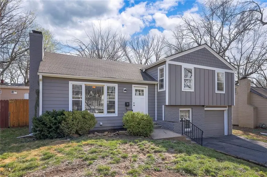 7631 Windsor Street, Prairie Village, KS 66208 - #2