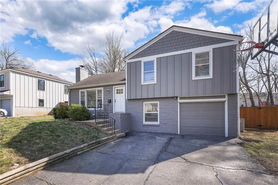 7631 Windsor Street, Prairie Village, KS 66208 - #3