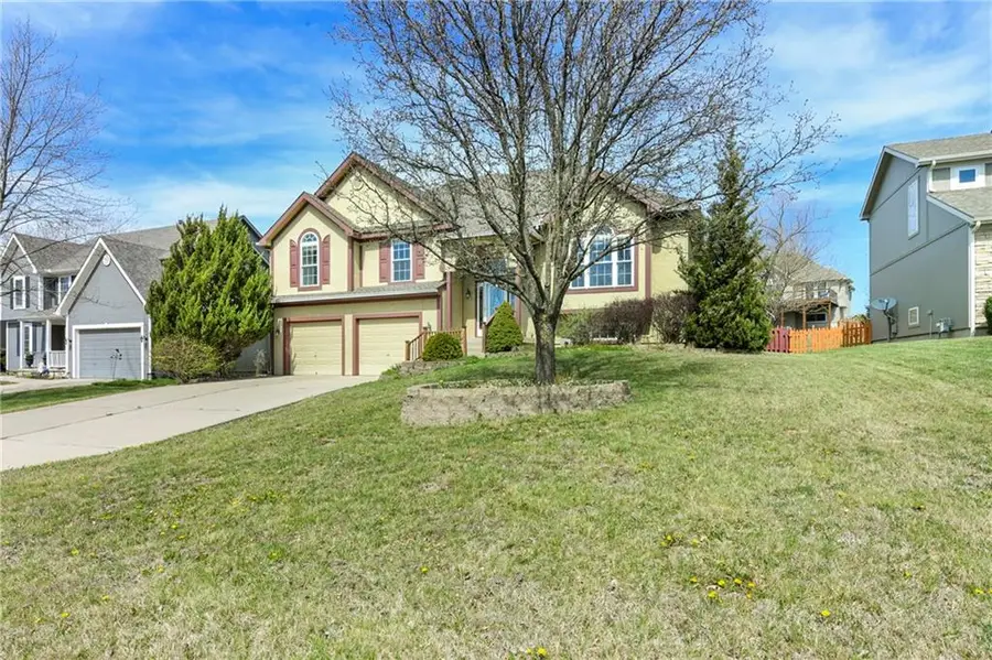 712 Rock Creek Drive, Lansing, KS 66043 - #3