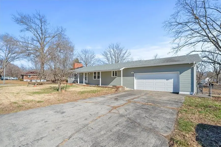 105 Highland Drive, Smithville, MO 64089 - #3