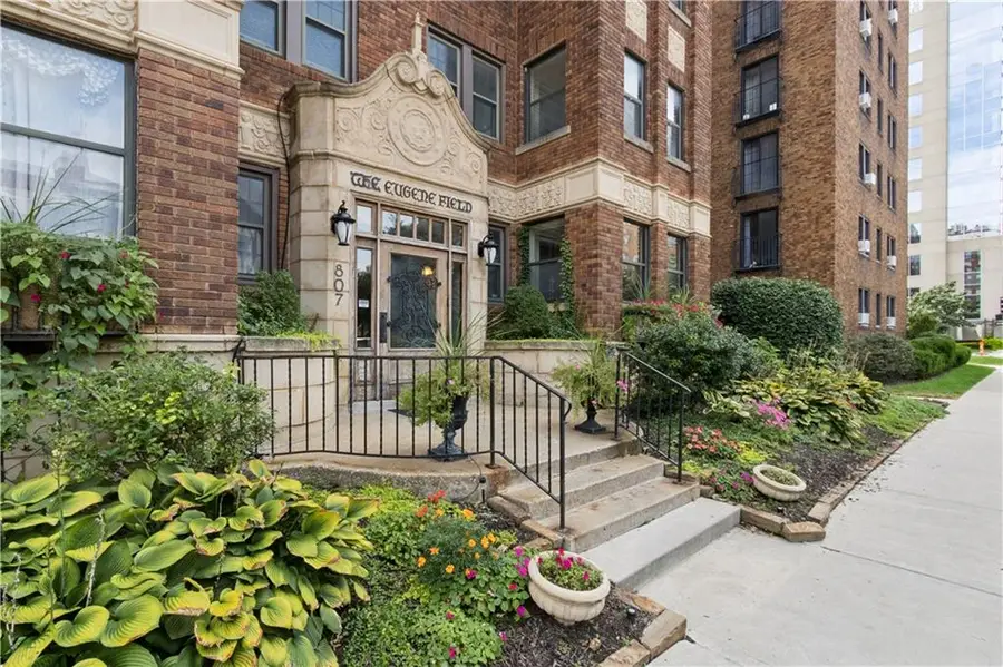 807 W 48th Street #701, Kansas City, MO 64112 - #2