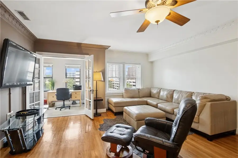 807 W 48th Street #701, Kansas City, MO 64112 - #3
