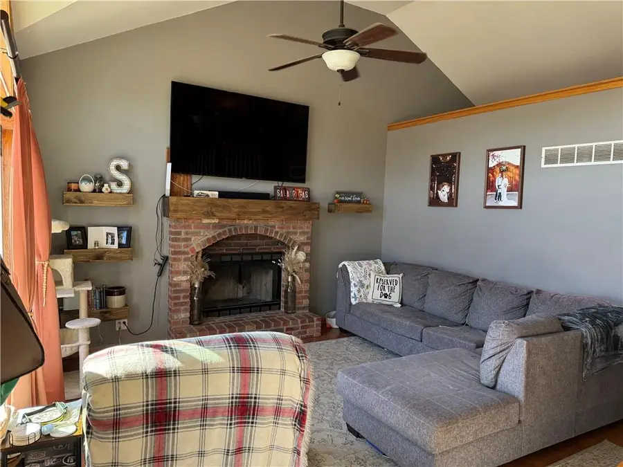 104 Spinnaker Drive, Smithville, MO 64089 - #3