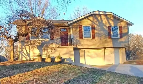809 Britany Drive, Warrensburg, MO 64093