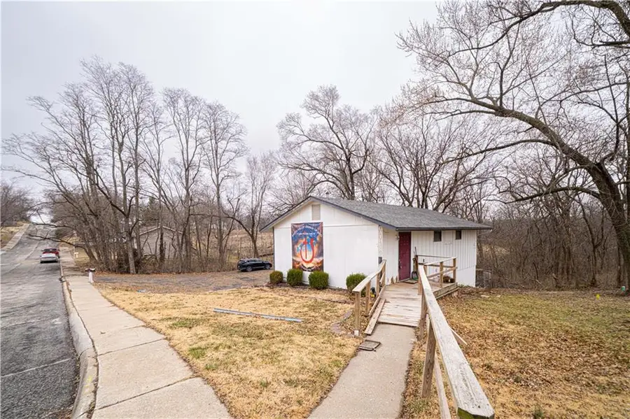 1014 Ann Street, Atchison, KS 66002 - #2