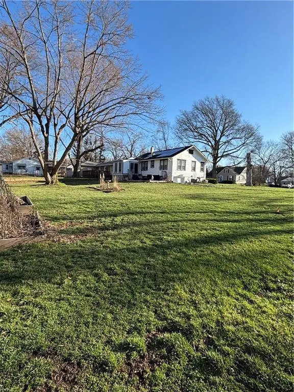 8006 Jarboe Street, Kansas City, MO 64114 - #3