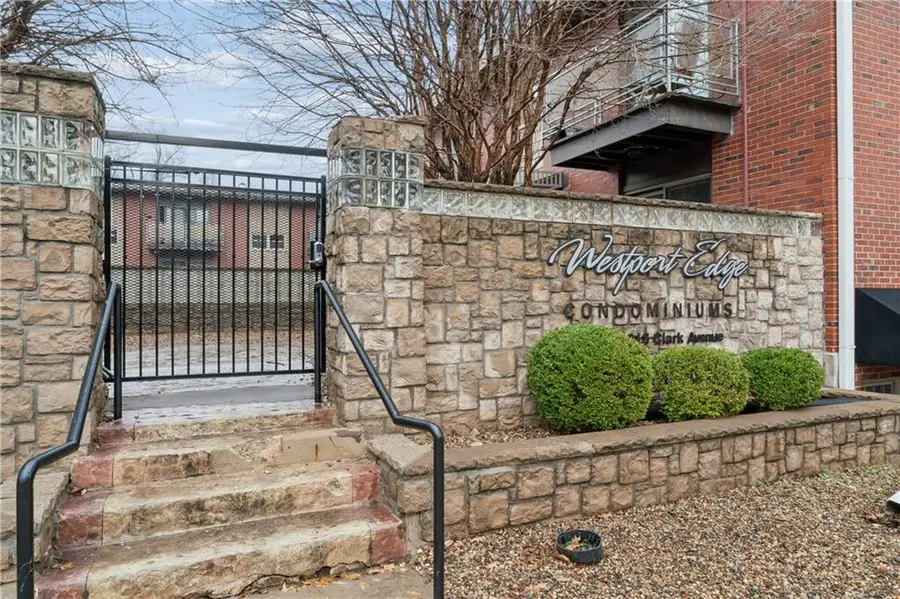 4203 Clark Avenue #4, Kansas City, MO 64111 - #2