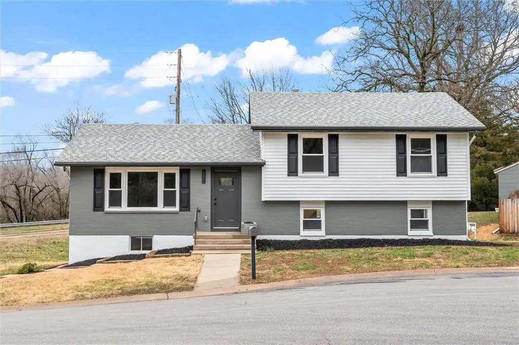 9501 Grand Avenue, Kansas City, MO 64114 - #1