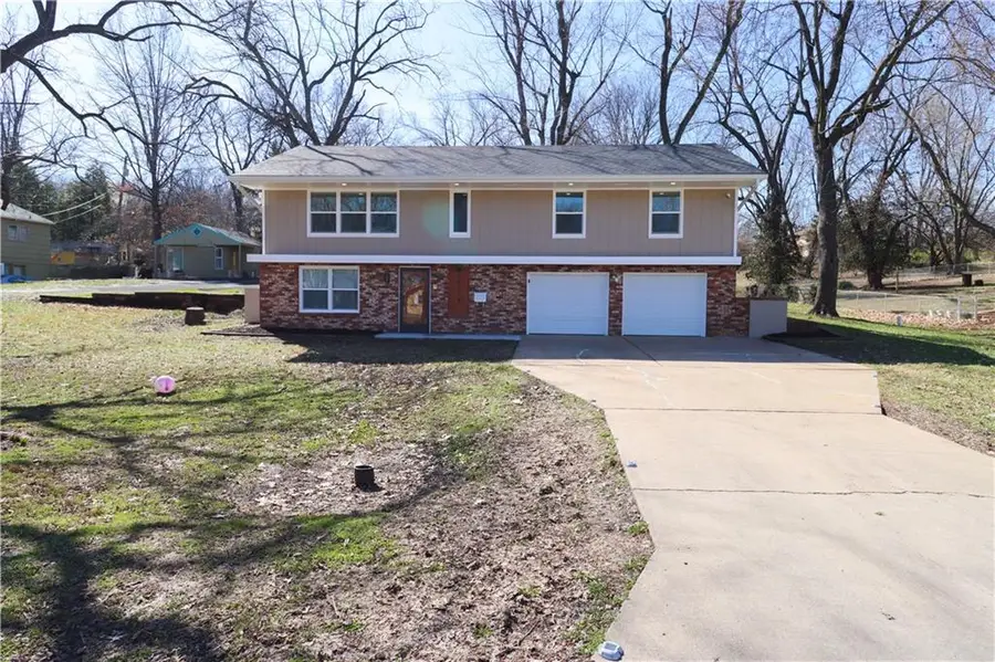 10115 E 31st Street, Independence, MO 64052 - #2