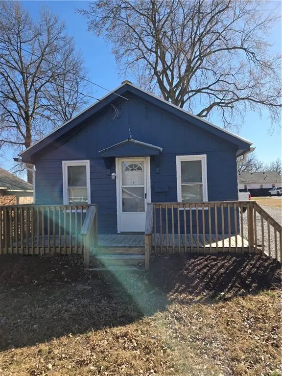 206 E College Street, Clinton, MO 64735 - #1